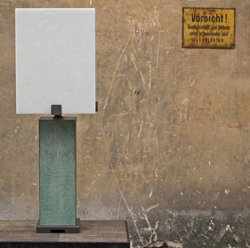 thé_tablelamp_Bronze details, Galuchat, Onyx_lampshade